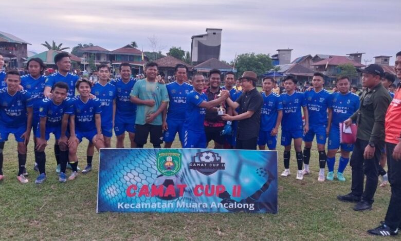 Bupati Kutim Hadiri Laga Finas Sepak Bola Camat Cup II Muara Ancalong